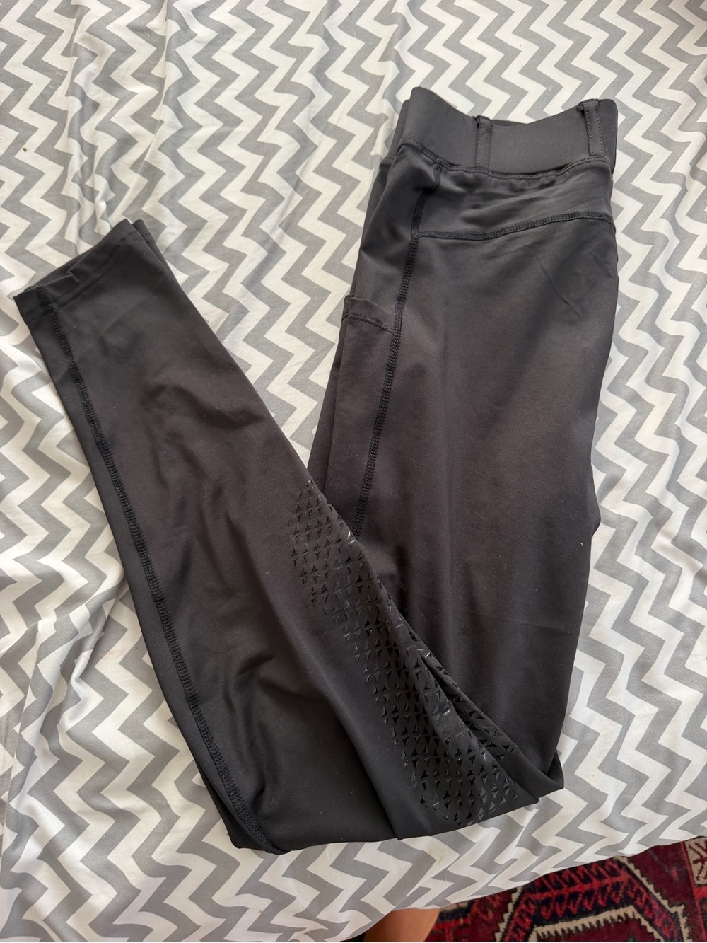 Trust Rider black leggings with pockets